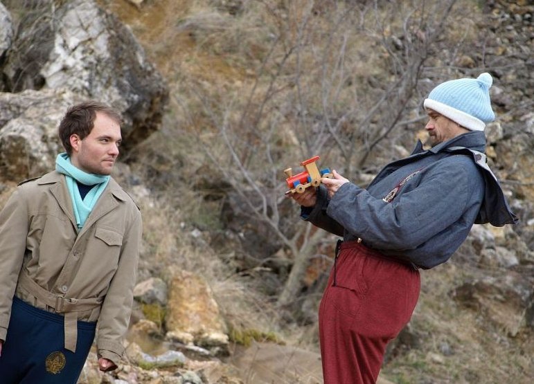 Snímek z filmu Jarmareční bouda