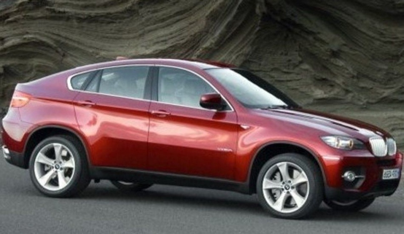 Osobní automobil značky BMW X6