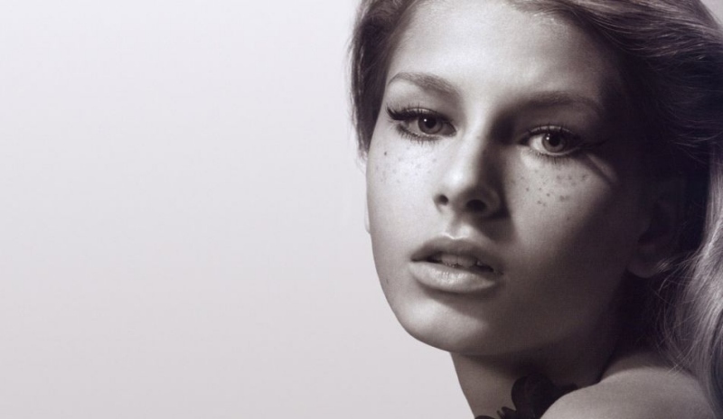 Topmodelka Hana Soukupová s detailním záběrem na obličej