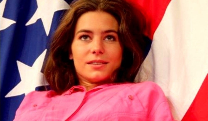 Česká herečka Kateřina Janečková na své propagační fotografii