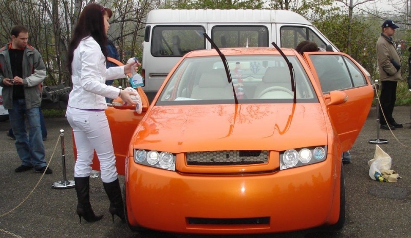Obrázek vozu na tuningovém srazu v Kopřivnici, jaro 2008