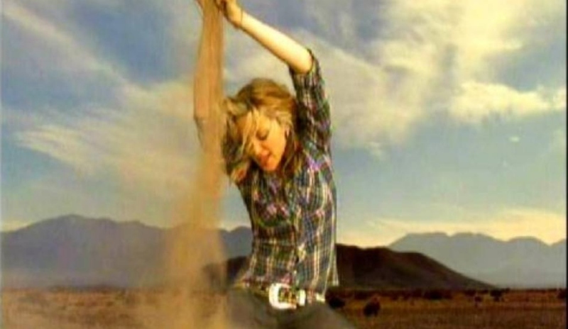 Madonna klečící na zemi