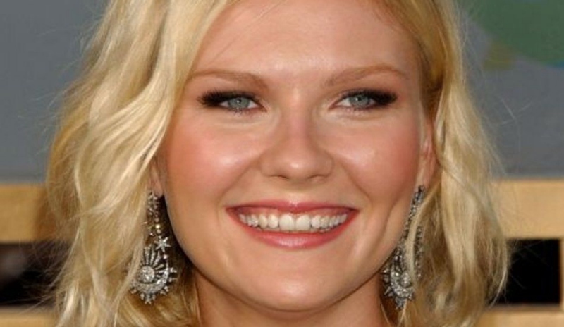Kirsten Dunst s úsměvem na tváři