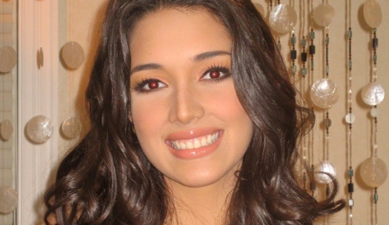 Amelia Vega s úsměvem na tváři