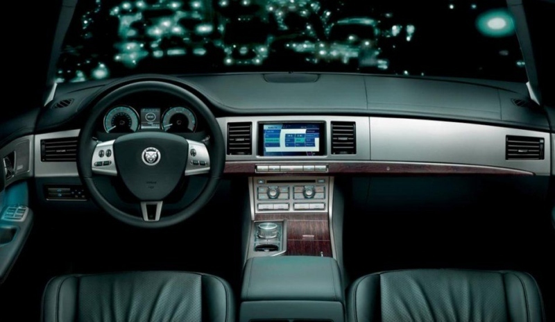 Fotografie vnitřního prostoru Jaguaru XF