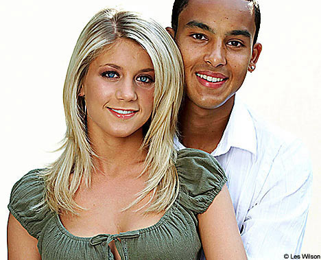 Manželé Melanie Slade a Theo Walcott