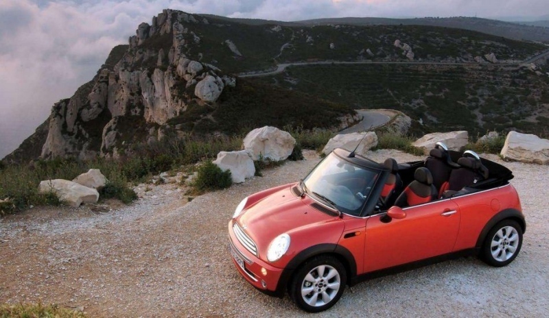 Osobní automobil Mini Cooper Cabrio