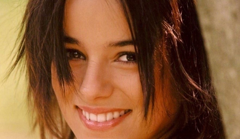 Alizée francouzská popová zpěvačka s hezkým úsměvem