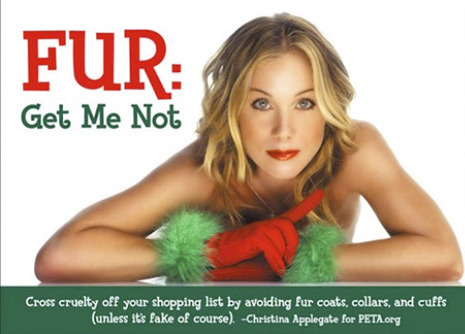 Nahá Christina Applegate v červených rukavicích