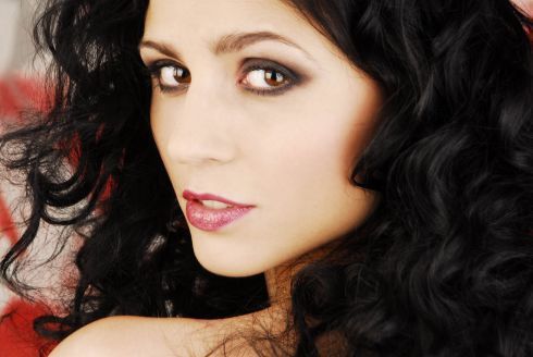 Lilian Sarah Fischerová má hezké hnědé oči