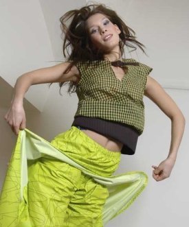 Barbora Seidlová v šusťákových kalhotech