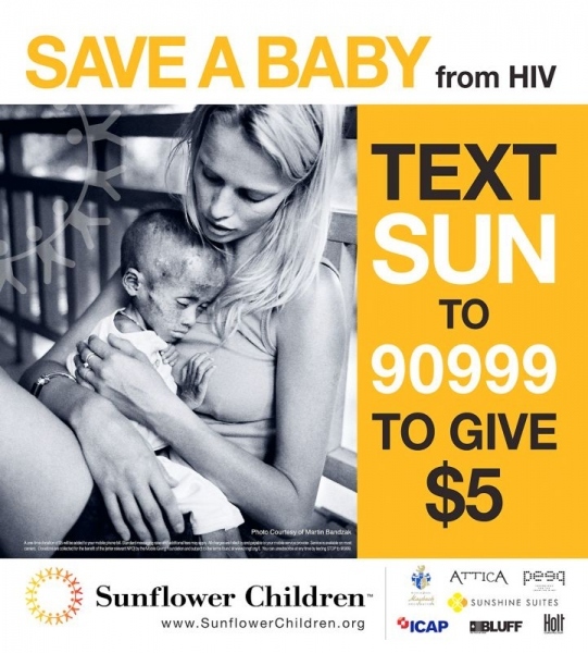 Helena Houdová s podvyživeným miminkem na klíně