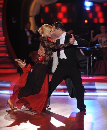 Adela Banášová s Petrem Modrovským v taneční soutěži Let´s Dance