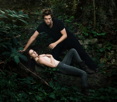 Kristen Stewart a Robert Pattinson ve filmu Twillight saga