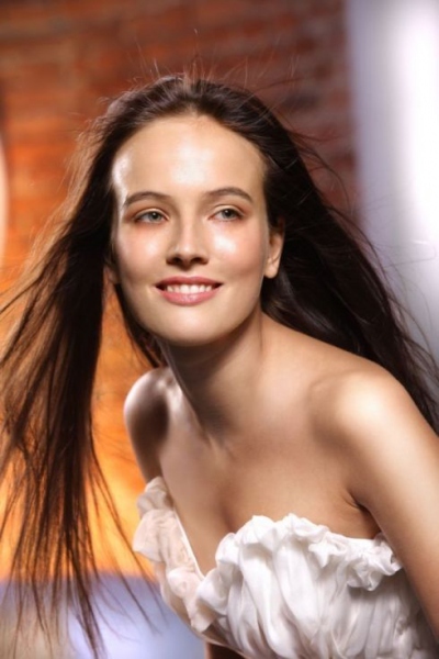 Tereza Voříšková v bílé halence