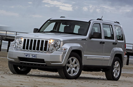 Snímek terénního auta Jeep Cherokee