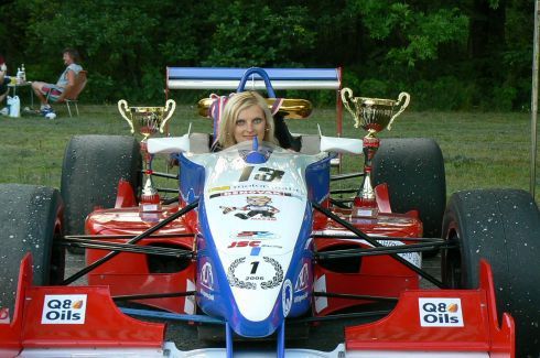 Edita Prášková budoucí zubařka se prohání ve své formuli