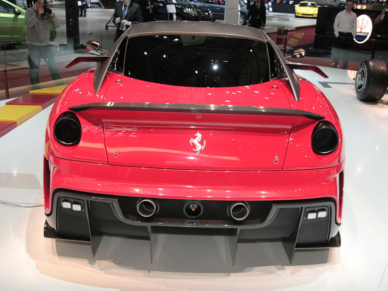 Obrázek červeného vozu Ferrari 599XX