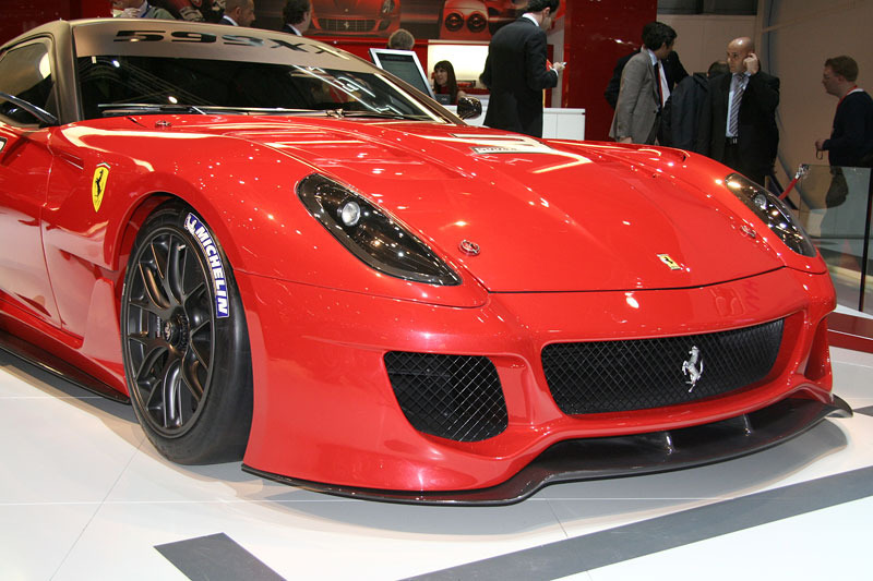 Pohled na sportovní vůz Ferrari 599XX