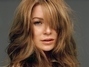 Ellen Pompeo s vlasy v obličeji