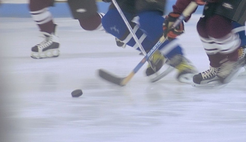 Hokej se vrací na stadióny