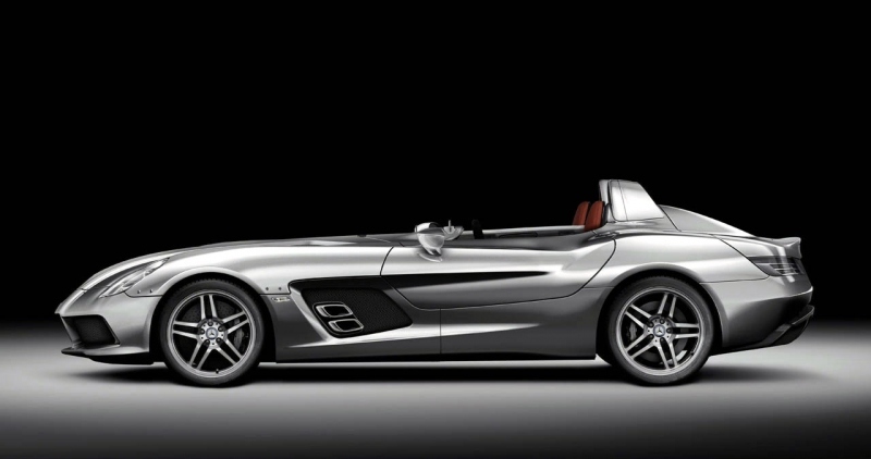 Pohled na vůz Mercedes SLR Stirling Moss