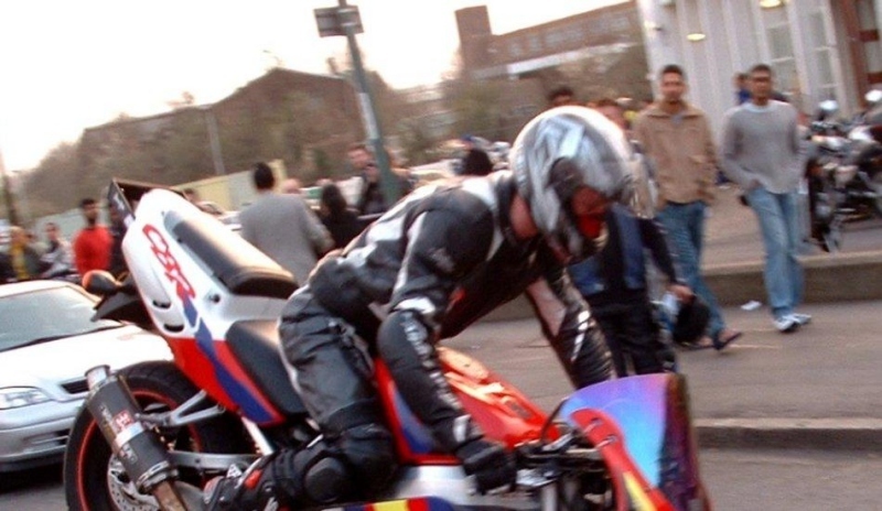 Fotografie závodníka na motorce