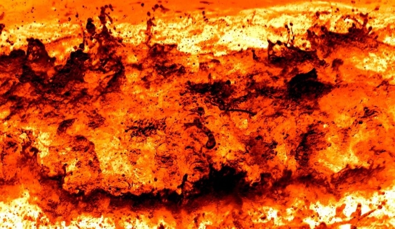 Fotografie vytékající lávy ze sopky