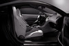 Boční pohled do interiéru vozu Peugeot RCZ