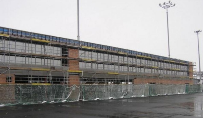 Výstavba odbavovací haly v Mošnově na začátku.