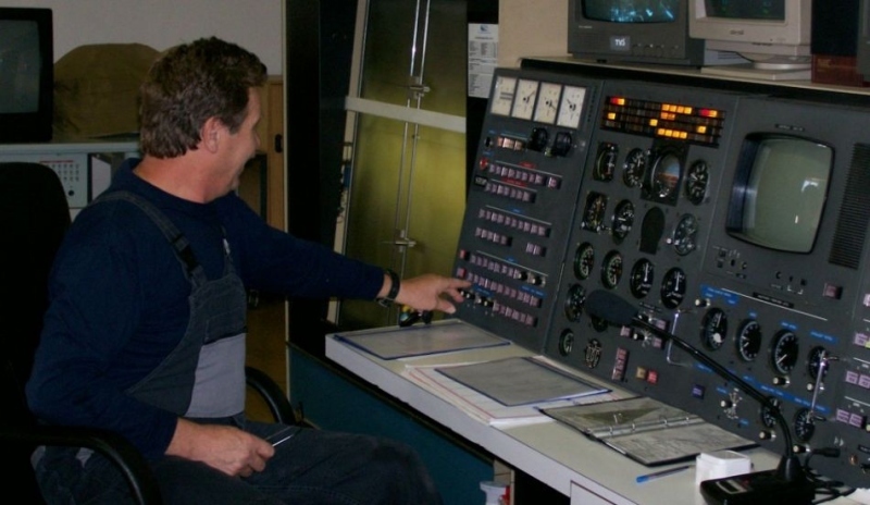 Muž při obsluze simulátoru L 140