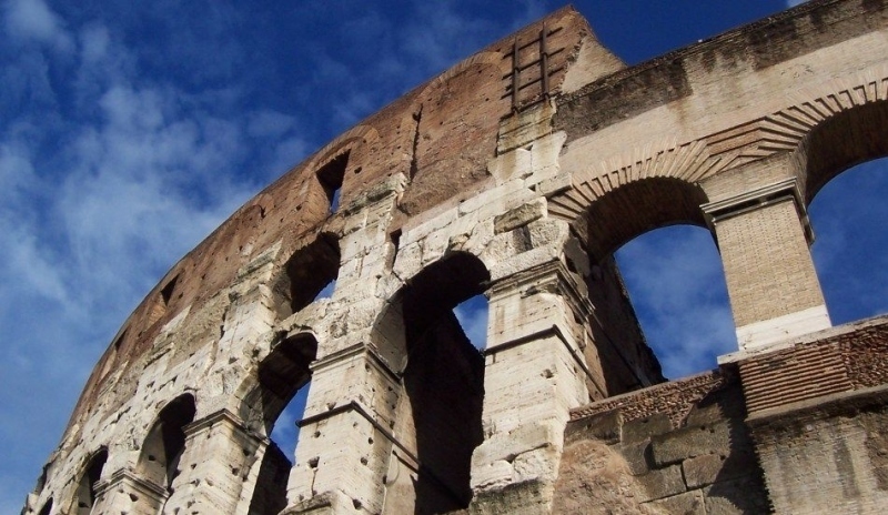 Snímek zachycující italské koloseum