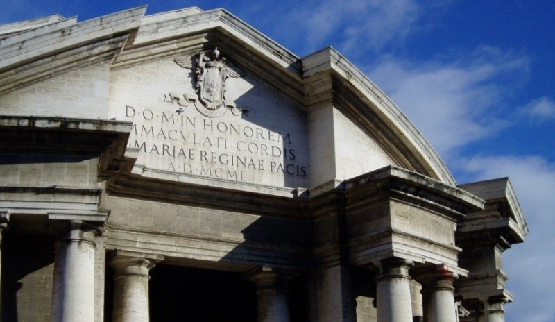 Chrám v Římě- Rome's Blue Sky