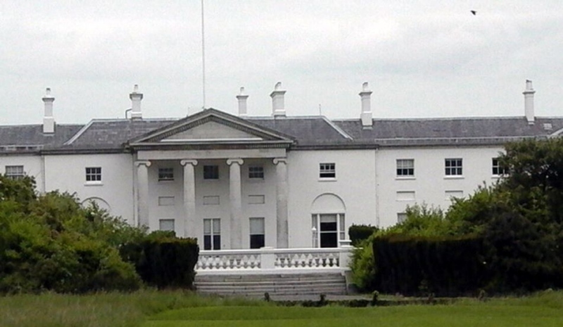 Sídlo irského prezidenta se nachází v parku