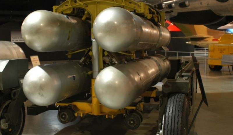 Snímek čtyř vodíkových bomb