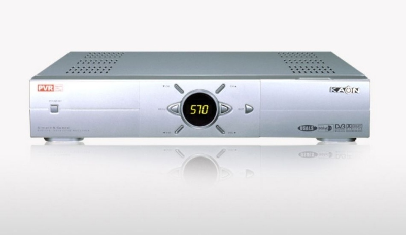 Snímek zobrazující set top box rozkóduje digitální signál pro analogové televize