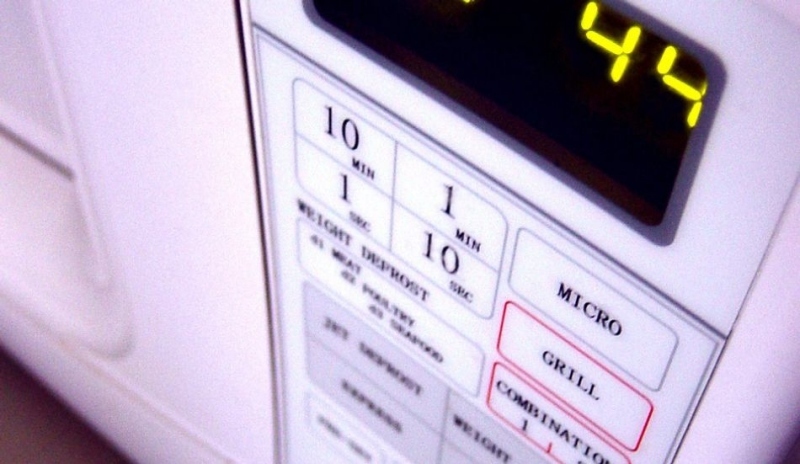 Fotografie zobrazující čas na mikrovlné troubě
