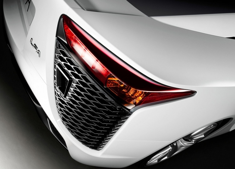 Pohled na světlo vozu Lexus LF-A