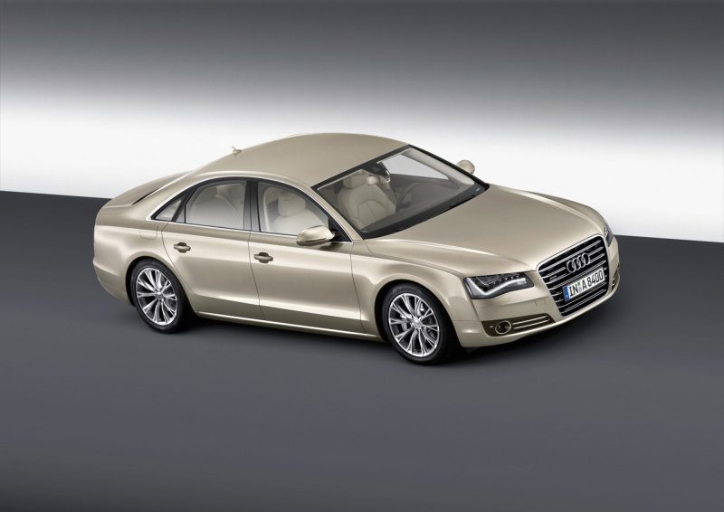 Automobil Audi A8