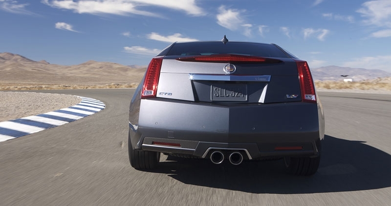 Zadní část automobilu Cadillac CTS-V Coupe