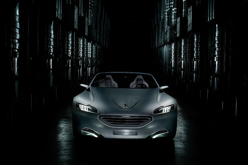 Čelní pohled na vůz Peugeot SR1