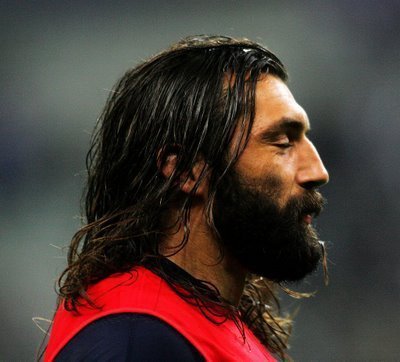 Sébastien Chabal ala jeskynní muž