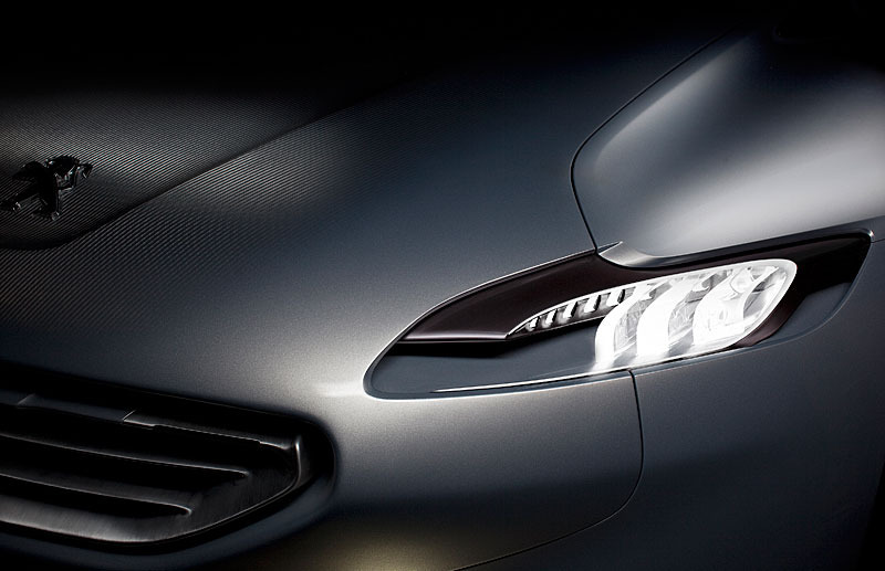 Detailní pohled na světlo vozu Peugeot SR1