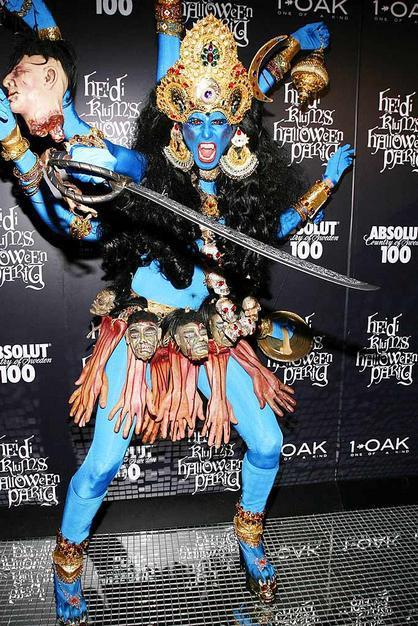 Heidi Klum v halloweenské masce