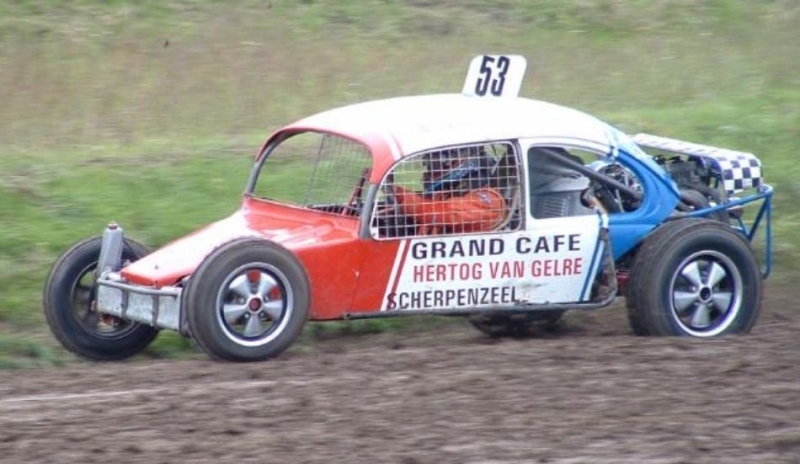 Fotografie závodní buginy v terénu