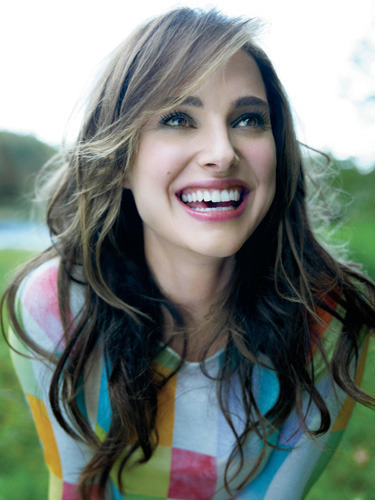 Natalie Portman s úsměvem na tváři