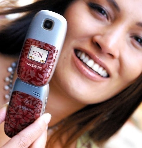 Mobily pro ženské Žena s mobilním telefonem Siemens