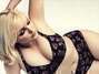 Blondýna v černém spodním prádle