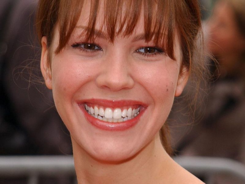 Krásná Niki Cox s úsměvem na tváři