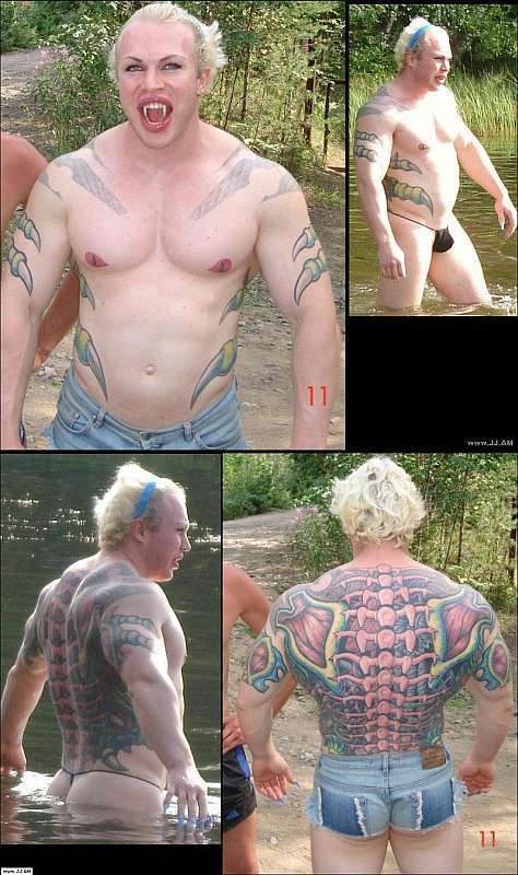 Obrázek potetovaného muže na čtyřech fotografiích